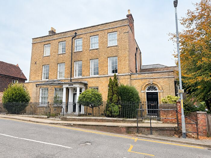2 Bedroom Town House For Sale In Staplehurst, Kent, TN12