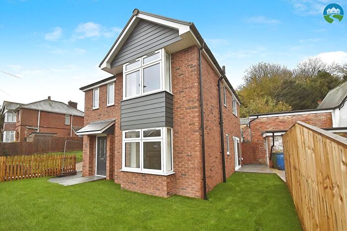 3 Bedroom Detached House To Rent In Whitepit Lane, Newport, PO30