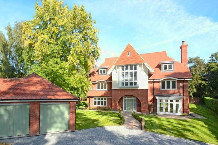 6 Bedroom Detached House To Rent In Old Woking Road, Woking, GU22