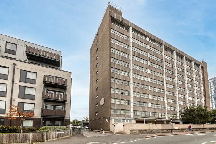 2 Bedroom Flat To Rent In Whitehorse Road, Croydon, CR0