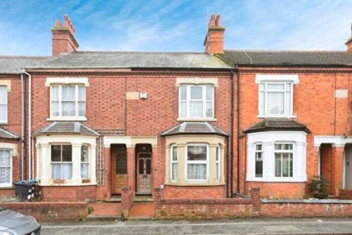 2 Bedroom Property To Rent In Western Road, Milton Keynes, MK12