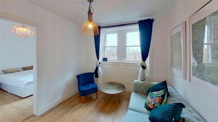 2 Bedroom Flat To Rent In St Peter's Place, Edinburgh, EH3