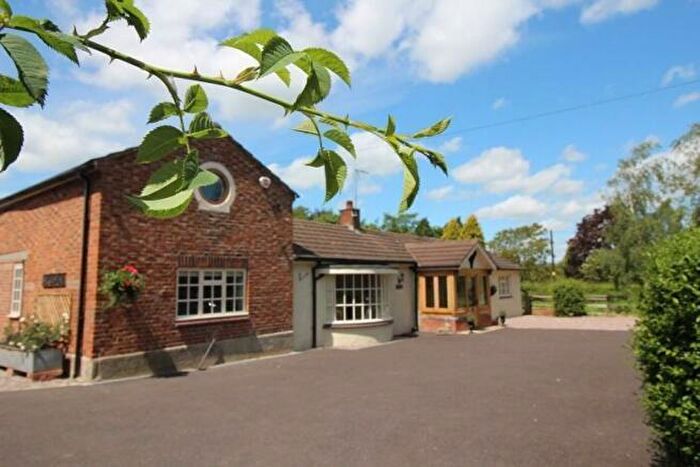 3 Bedroom Bungalow To Rent In Poole Hill Road, Poole, CW5