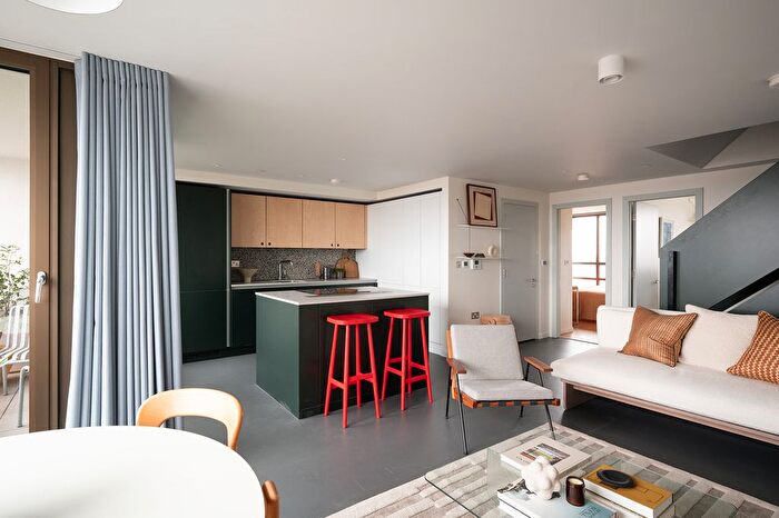 2 Bedroom Flat To Rent In Balfron Tower, St Leonards Road, London, E14