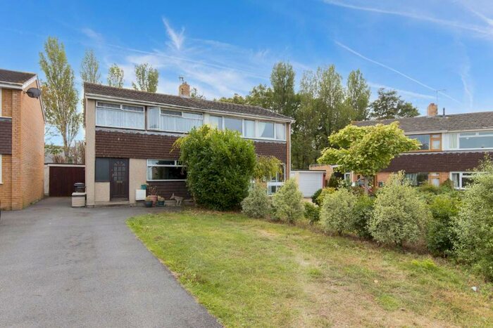 4 Bedroom Semi-Detached House For Sale In Franklins Way, Claverham, BS49