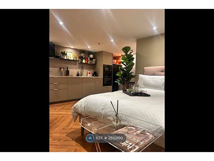 Studio To Rent In Basement, Brighton, BN1