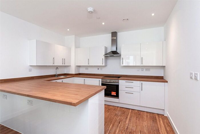 3 Bedroom Flat To Rent In South House, Gillingham Gate Road, ME4