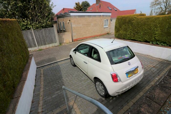 2 Bedroom Semi-Detached Bungalow For Sale In The Street, Woodnesborough, CT13