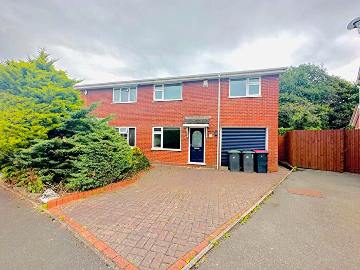 3 Bedroom House To Rent In Elm Tree Close, Kingsbury, B78