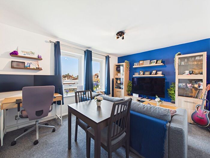 1 Bedroom Flat For Sale In Lane House, Station Road, Horsham, RH13