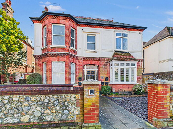 1 Bedroom Flat For Sale In Winchester Road, West Sussex, BN11