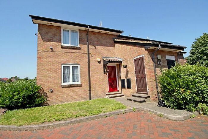 1 Bedroom Flat To Rent In Windsor Park Road, Harlington, UB3