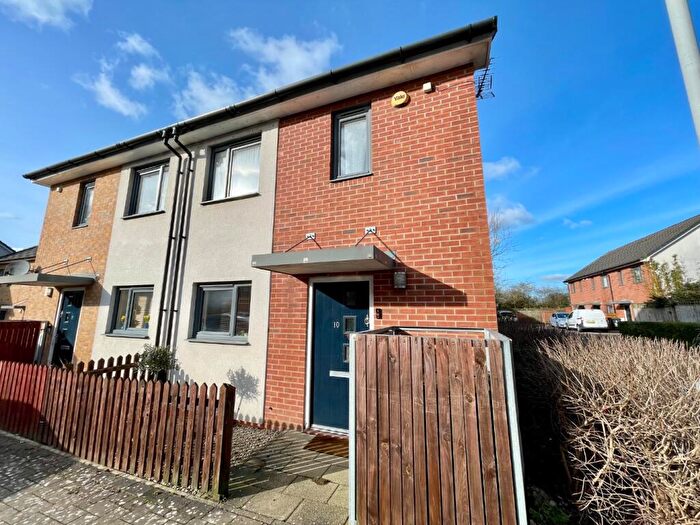 3 Bedroom Semi-Detached House For Sale In Falks Hill, Luton, Bedfordshire, LU2