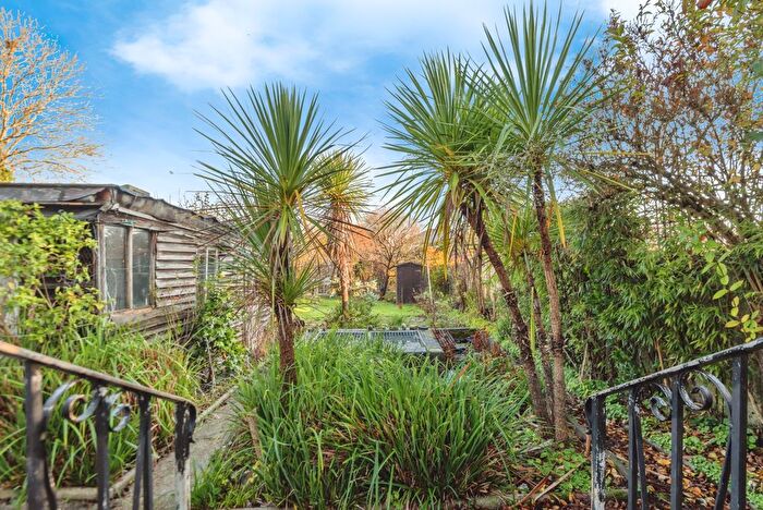 2 Bedroom Bungalow For Sale In Boscombe Road, Worcester Park, KT4