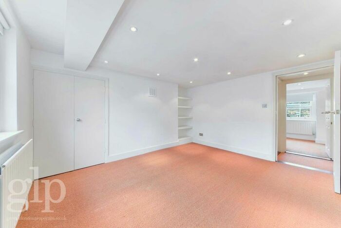 1 Bedroom Flat To Rent In Great Ormond Street, Bloomsbury, WC1N