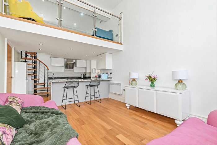 2 Bedroom Flat To Rent In Merchants Quay, East Street, Leeds, LS9