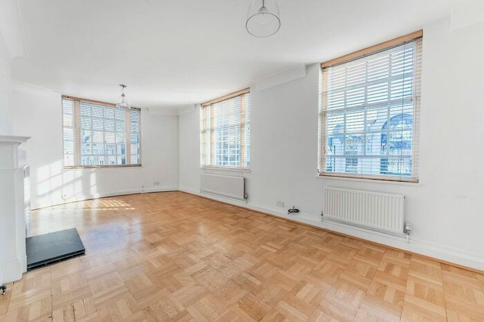 3 Bedroom Flat To Rent In Pelham Street, South Kensington, London, SW7