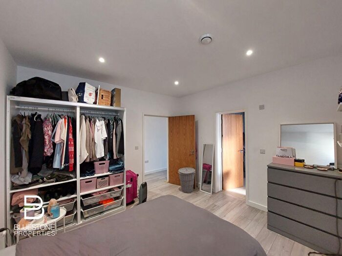 1 Bedroom Flat To Rent In Woodcote Road, Wallington, SM6