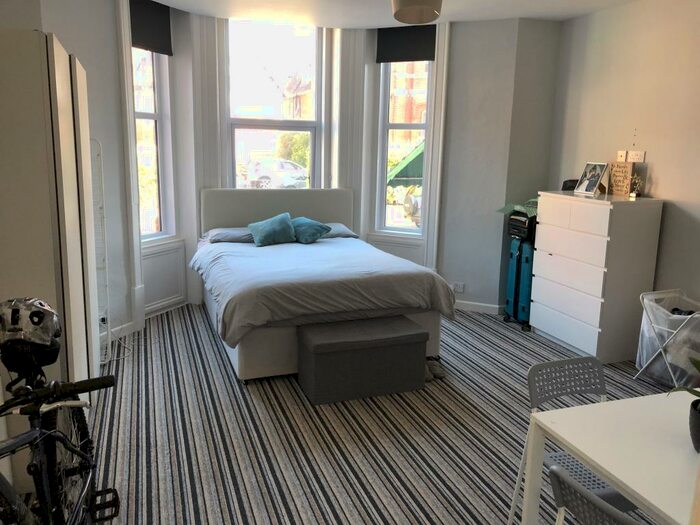 1 Bedroom Apartment To Rent In Durley Gardens, Bournemouth, BH2