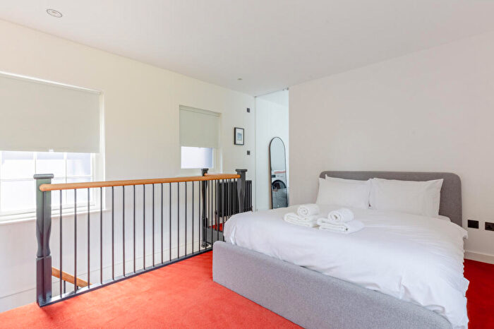 1 Bedroom Terraced House To Rent In Gifford Street, London, N1