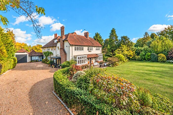 6 Bedroom Detached House For Sale In South Woking, GU22