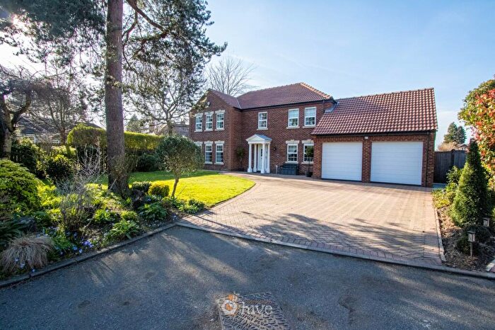 4 Bedroom Detached House For Sale In Grange Court, Bessacarr, Doncaster, DN4