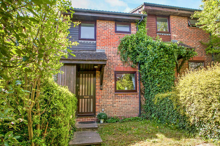 2 Bedroom Terraced House To Rent In Lowden Close, Winchester, SO22