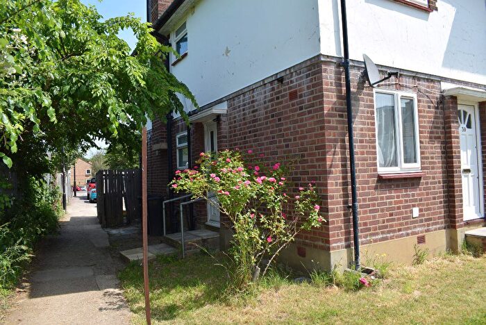 1 Bedroom Maisonette To Rent In The Grangeway, London, N21