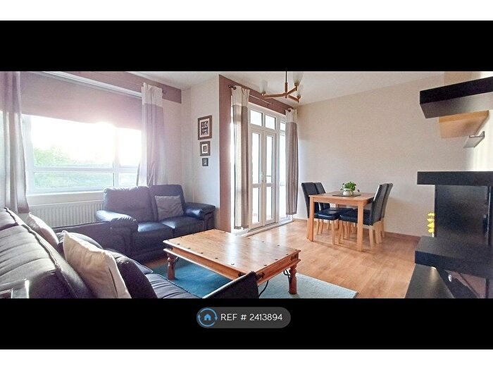 2 Bedroom Flat To Rent In Albert Drive, London, SW19