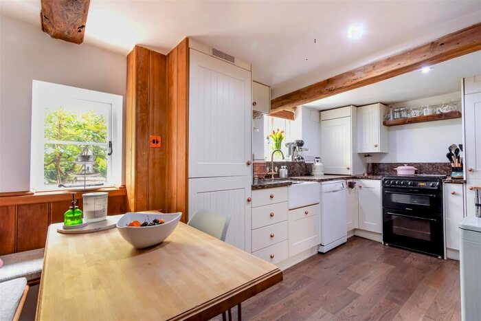 2 Bedroom Cottage For Sale In Roseacre Lane, Bearsted, Maidstone, ME14