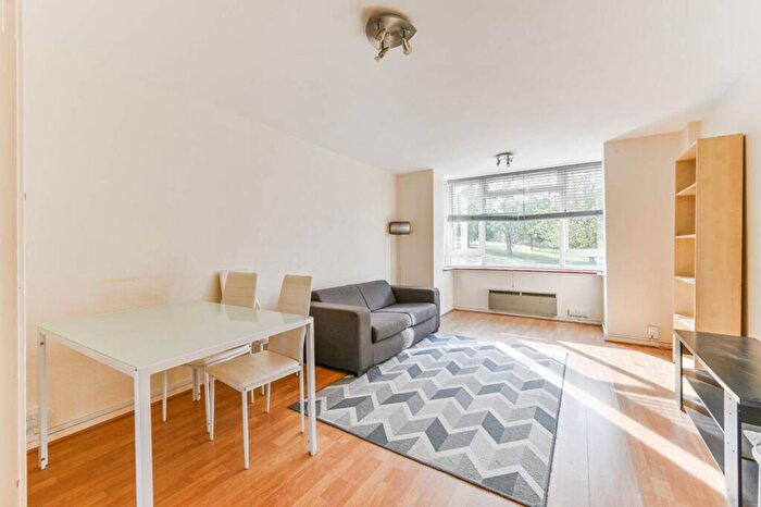 2 Bedroom Flat To Rent In Hillside Glen, Croydon, CR0