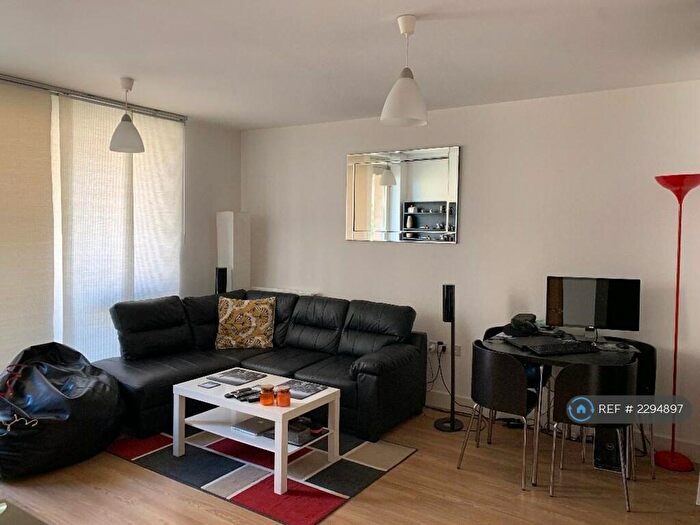 1 Bedroom Flat To Rent In Oxley Square, London, E3