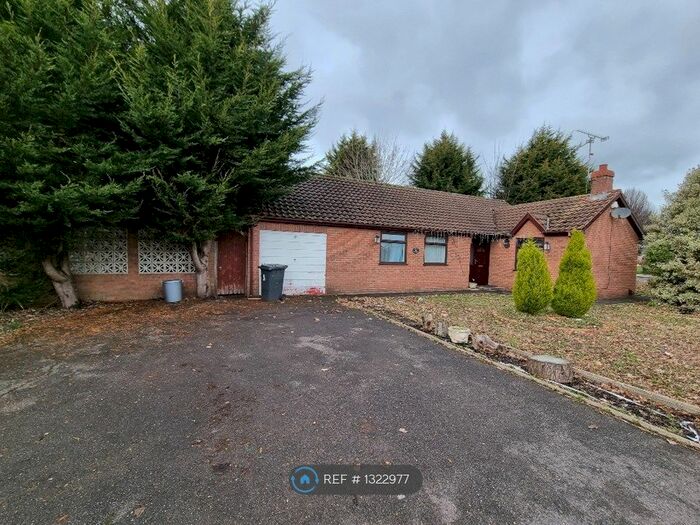 3 Bedroom Bungalow To Rent In Corfe Avenue, Peterborough, PE4