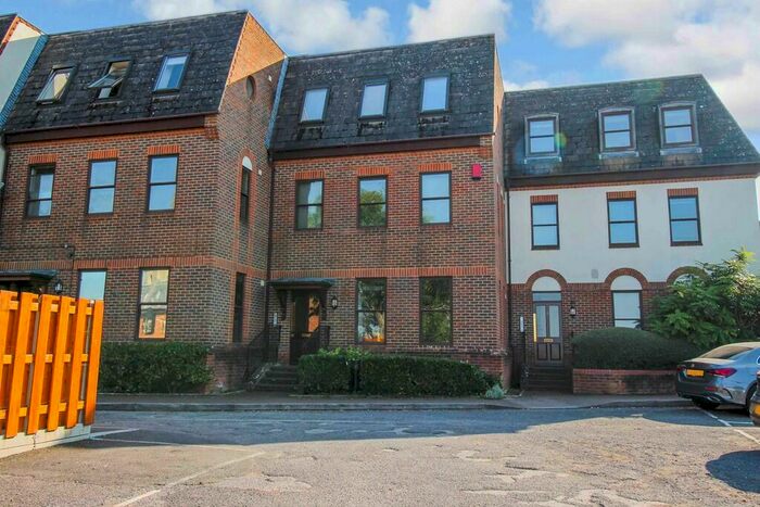 2 Bedroom Apartment To Rent In Little London Court, Old Town, Swindon, SN1