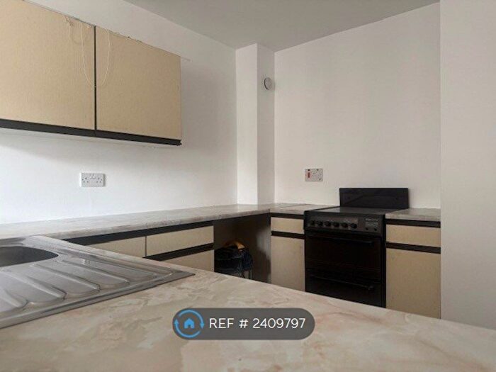 1 Bedroom Flat To Rent In Palmerston Court, Northampton, NN1