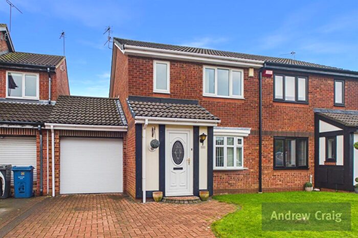 3 Bedroom Semi-Detached House For Sale In Beaconside, South Shields, NE34