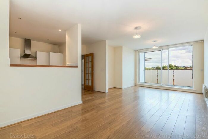 2 Bedroom Flat To Rent In East Dulwich Road, East Dulwich, London, SE22