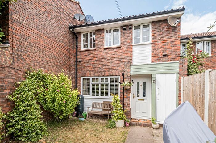 3 Bedroom Terraced House For Sale In Shepperton, TW17