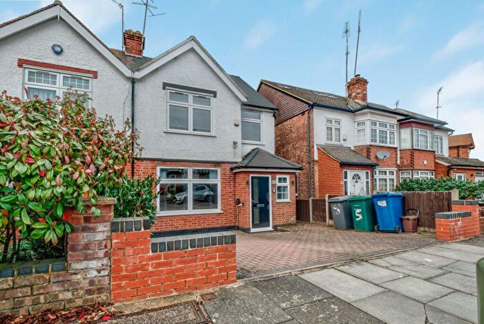 4 Bedroom House To Rent In Courthouse Gardens, London, N3