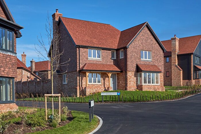 5 Bedroom Detached House For Sale In View Road, Cliffe Woods, ME3