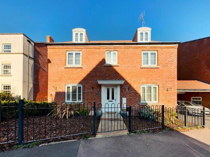 5 Bedroom Detached House To Rent In Shearwater Road, Hemel Hempstead, Hertfordshire, HP3