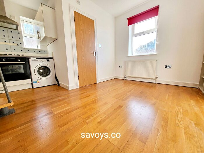 1 Bedroom Flat To Rent In Cricklewood Broadway, Cricklewood, NW2