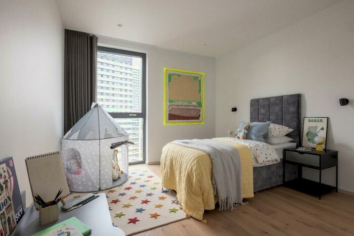 2 Bedroom Flat To Rent In Douglas Road, Bristol, BS7
