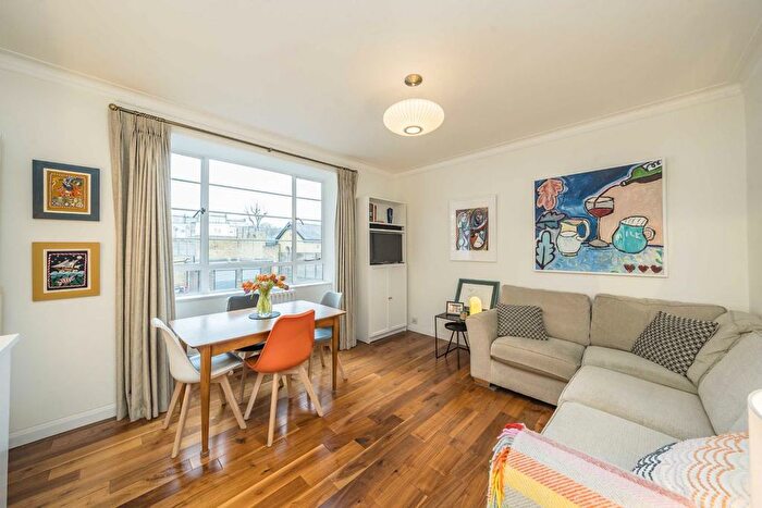 2 Bedroom Flat For Sale In Nightingale Lane, London, SW12