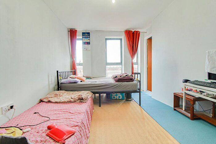 3 Bedroom Flat For Sale In London Road, Croydon, CR0