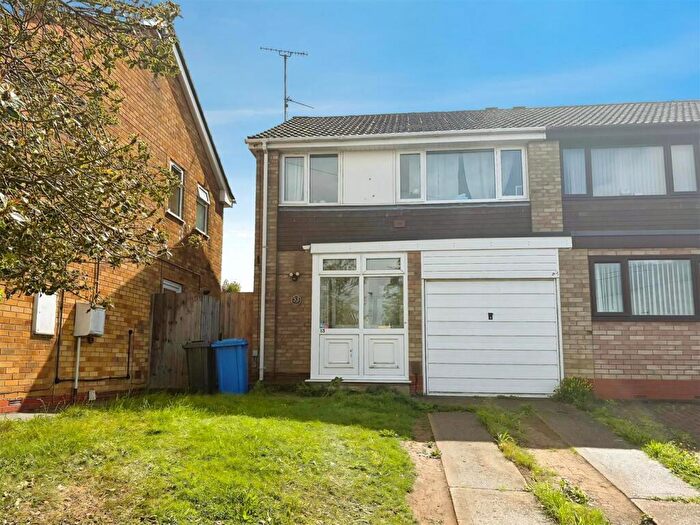 3 Bedroom Semi-Detached House To Rent In St Johns Road, Kettering, Northants, NN15