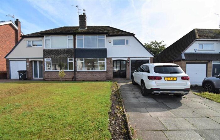 3 Bedroom Semi-Detached House To Rent In Treen Road, Tyldesley, M29