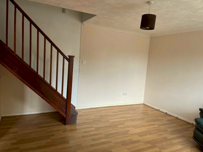 1 Bedroom Cluster House To Rent In St. Johns Drive, Carterton, Oxfordshire, OX18