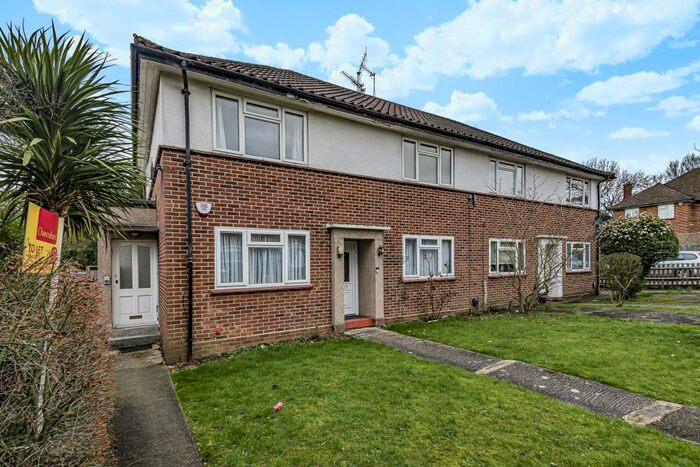 2 Bedroom Maisonette To Rent In Belgrave Gardens, Stanmore, HA7