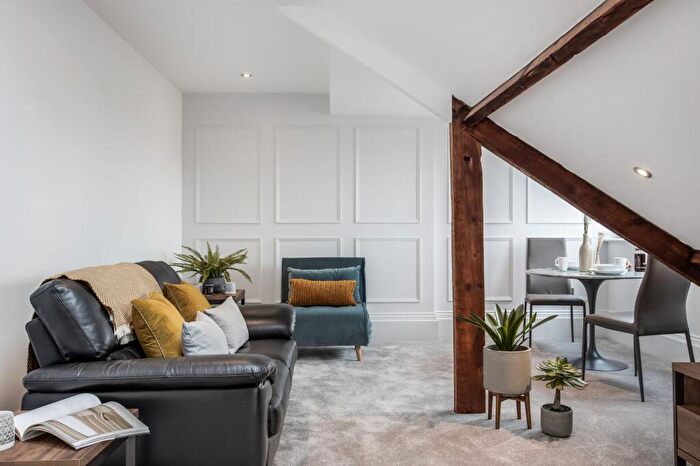 1 Bedroom Apartment To Rent In Cavendish Apartments, Warwick Road, CA1